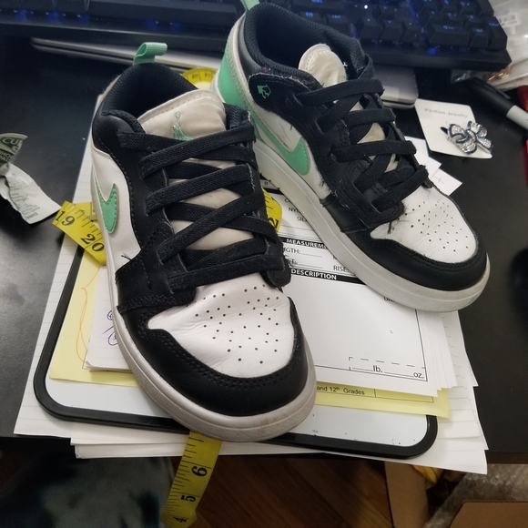 Nike Air Jorden's teal and black nike sneakers DR9748 girls size 1Y - Picture 8 of 11